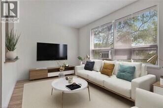 37 Mericourt Rd in Hamilton, ON - Building Photo - Building Photo