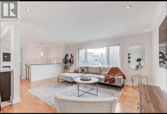 property at 96 Wyndcliff Crescent