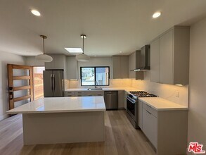 7808 Truxton Ave in Los Angeles, CA - Building Photo - Building Photo