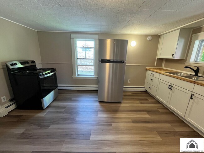77 North St in Waterville, ME - Building Photo - Building Photo