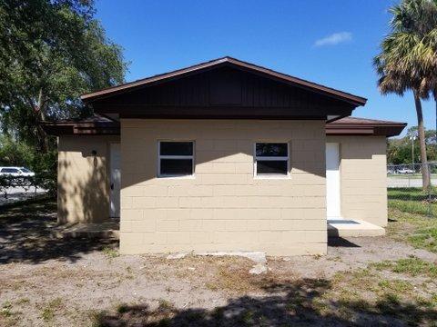 806 N 25th St in Fort Pierce, FL - Building Photo