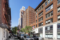 301 E 62nd St in New York, NY - Foto de edificio - Building Photo