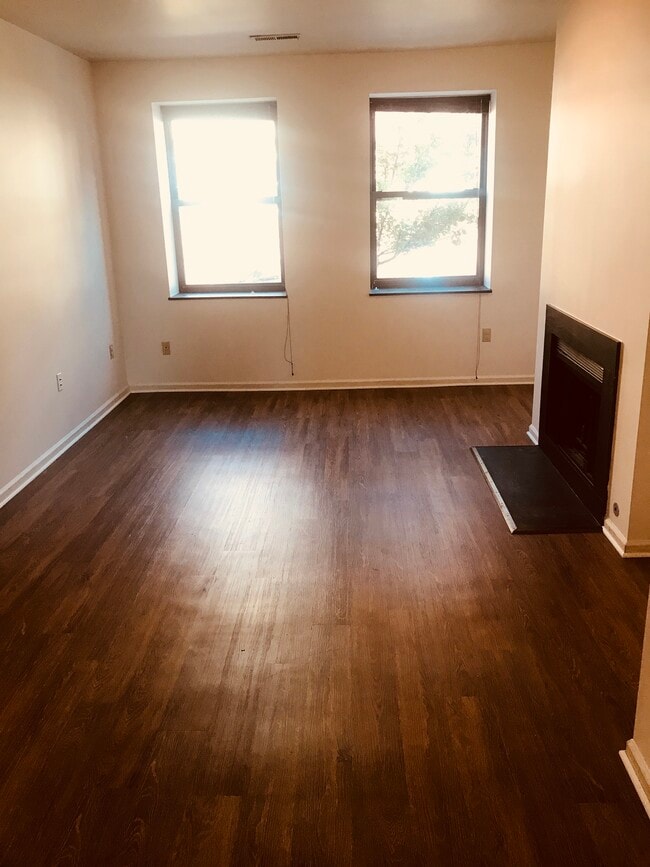 5607 Elmer St, Unit 105 in Pittsburgh, PA - Building Photo - Building Photo