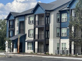 Odyssey at Mallette Gardens in Kingsland, GA - Building Photo