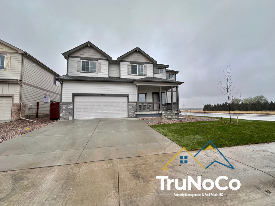 2260 Graceful St in Windsor, CO - Building Photo