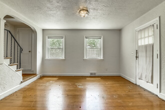 6 E Bellefonte Ave in Alexandria, VA - Building Photo - Building Photo