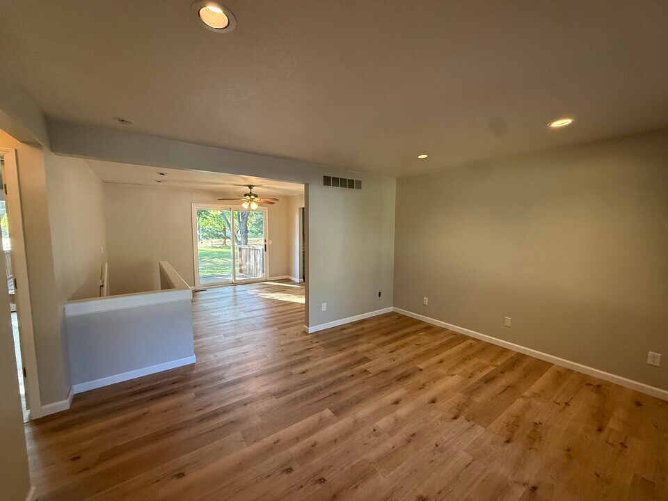 1032 S Lincoln Rd in Mt. Pleasant, MI - Building Photo