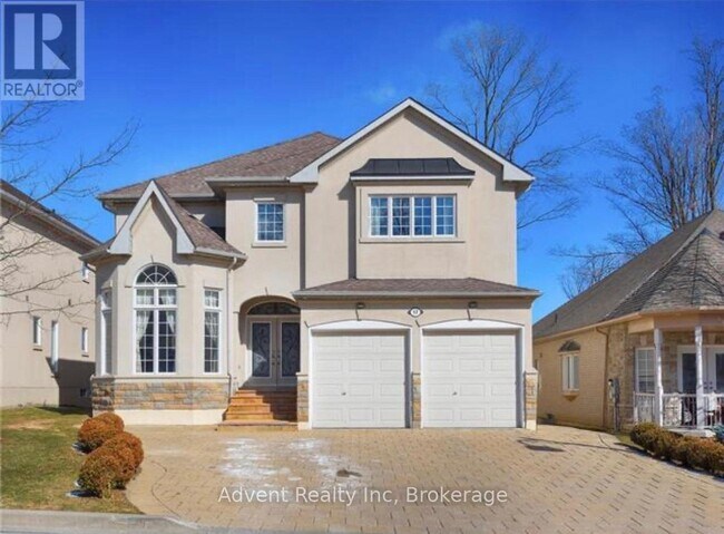 property at 17 Warden Woods Ct