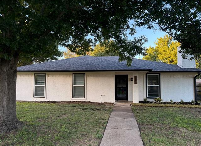 2926 Panhandle Dr in Grapevine, TX - Building Photo