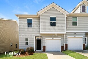 10732 Rivergate Dr NW in Huntersville, NC - Building Photo