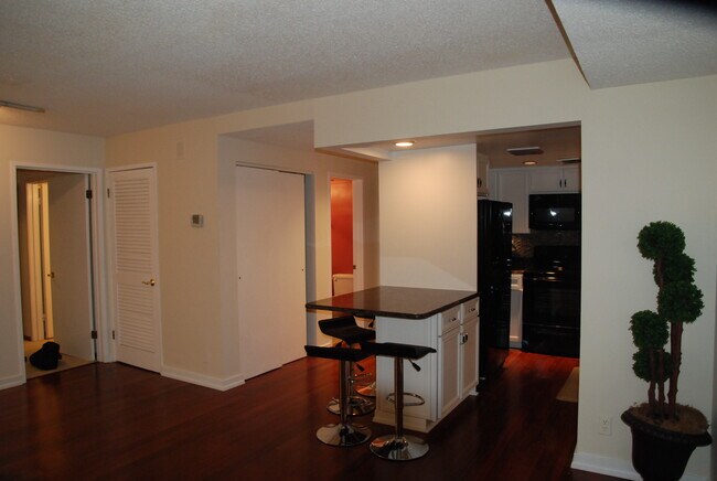 3 Washington Cir NW, Unit 105 in Washington, DC - Building Photo - Building Photo
