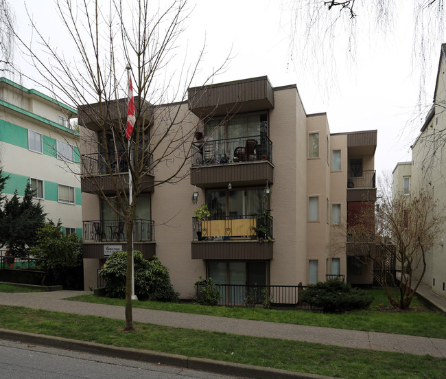 Carlton House in Vancouver, BC - Building Photo - Building Photo