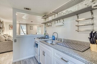 208 Lessin Ln in Austin, TX - Building Photo - Building Photo