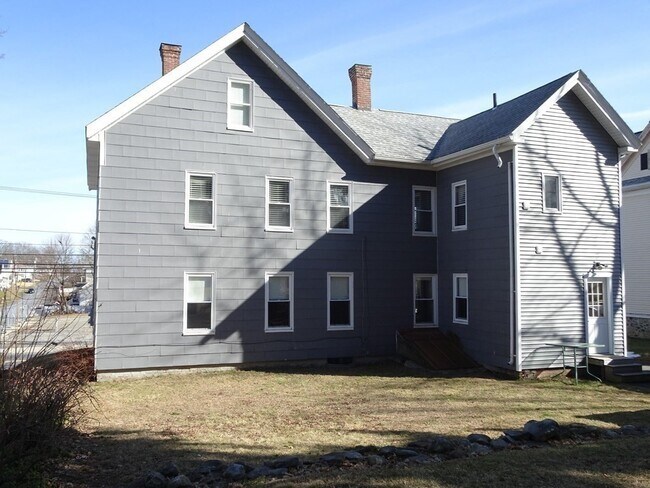 136 Bolton St-Unit -1 in Marlborough, MA - Building Photo - Building Photo