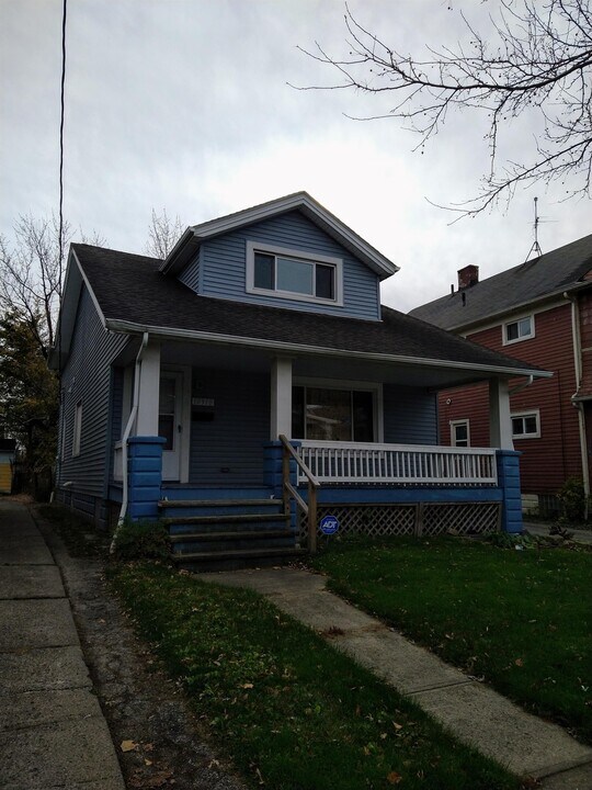 10910 Revere Ave in Cleveland, OH - Building Photo