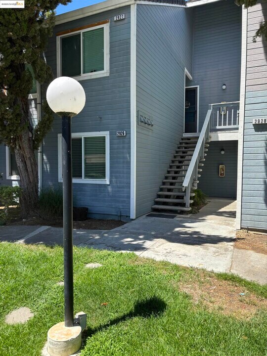 2926 Winding Ln in Antioch, CA - Building Photo