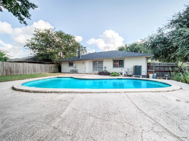 6726 Grant Dr in Richmond, TX - Building Photo - Building Photo