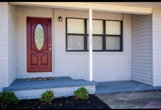 1007 Rainbow Ave in Pensacola, FL - Building Photo - Building Photo