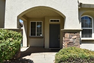 3587 Sarasota Ave in Merced, CA - Building Photo - Building Photo
