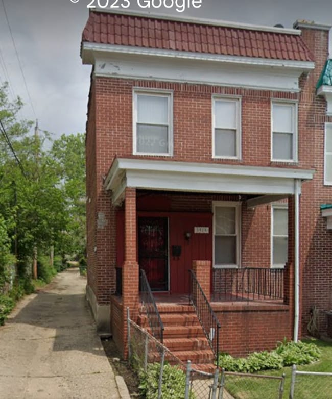 property at 3414 W Franklin St