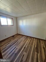 303 Delaware Cir in Newark, DE - Building Photo