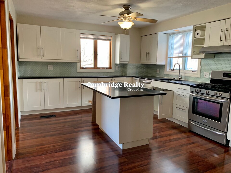 60 Homer Ave, Unit T in Cambridge, MA - Building Photo