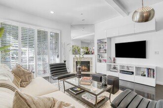 1706 Colby Ave in Los Angeles, CA - Foto de edificio - Building Photo