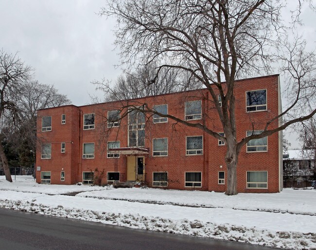 326 Saguenay Ave in Oshawa, ON - Building Photo - Building Photo