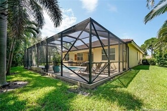 521 NE Abaca Way in Jensen Beach, FL - Building Photo - Building Photo