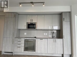 77 Mutual St in Toronto, ON - Building Photo - Building Photo