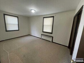 10 Walnut St in Lodi, NJ - Building Photo - Building Photo