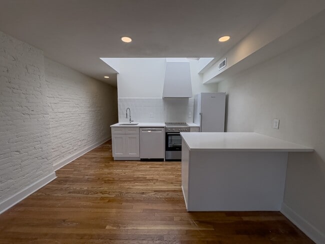 property at 1934 Green St