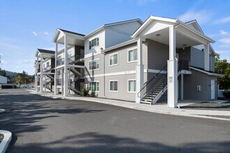 4th St Apartments in Spokane Valley, WA - Building Photo - Building Photo