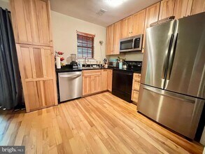 2004 Headlands Cir in Reston, VA - Building Photo - Building Photo