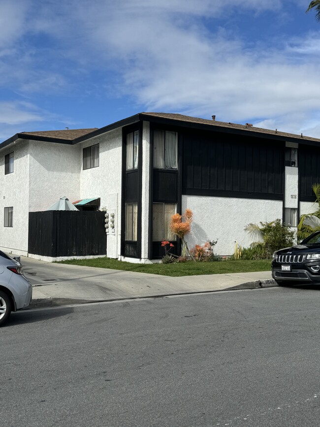 9539 Oak St in Bellflower, CA - Building Photo - Building Photo