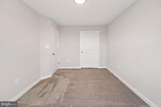 91 Olga Dr in Martinsburg, WV - Foto de edificio - Building Photo