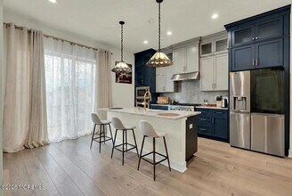 23 Valiant Ct in Middletown, NJ - Building Photo - Building Photo