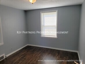 7809 Madison Ave in Kansas City, MO - Building Photo - Building Photo