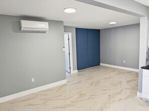 1456 NE 24th Ct, Unit A in Wilton Manors, FL - Foto de edificio - Building Photo