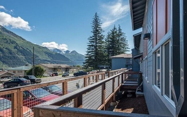 1717 Douglas Hwy in Juneau, AK - Building Photo - Building Photo