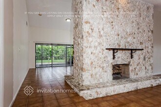 10941 NW 7th St in Coral Springs, FL - Foto de edificio - Building Photo