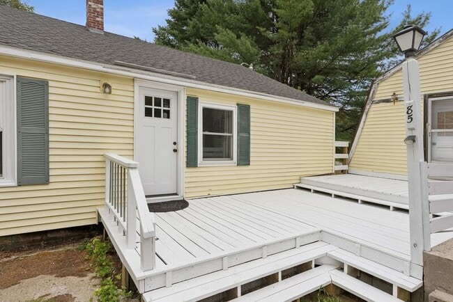 84 Pine Hill Rd N in Ogunquit, ME - Building Photo - Building Photo