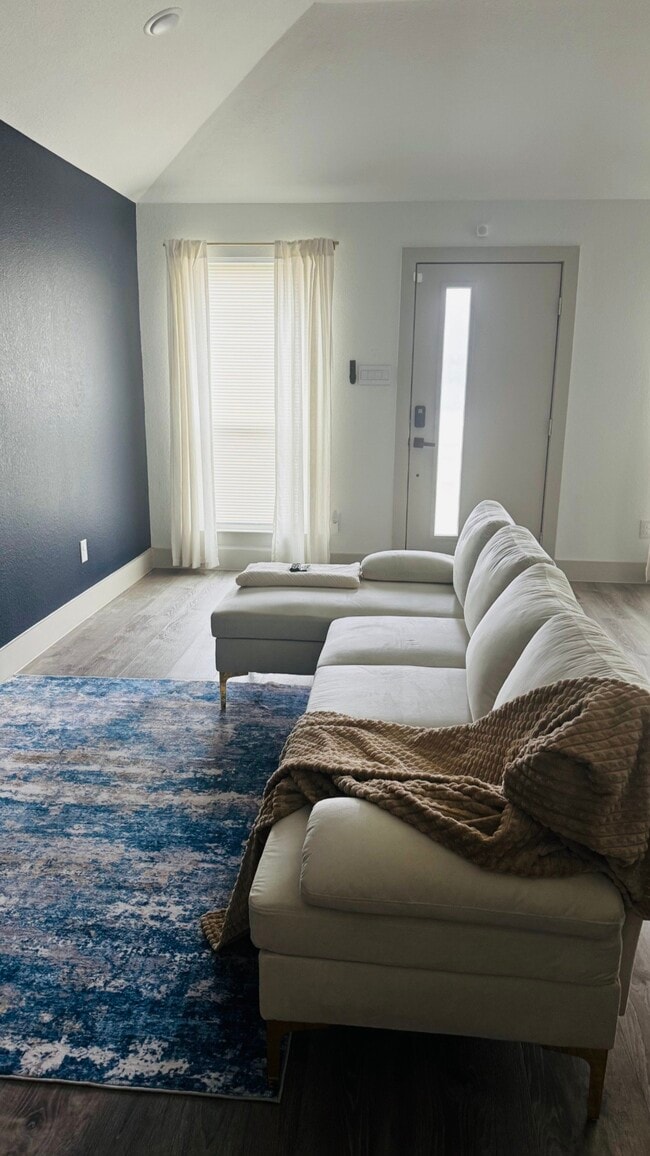 9001 Nyssa St in Houston, TX - Building Photo - Building Photo