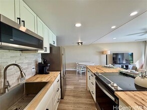 87-561-561 Farrington Hwy in Waianae, HI - Building Photo - Building Photo