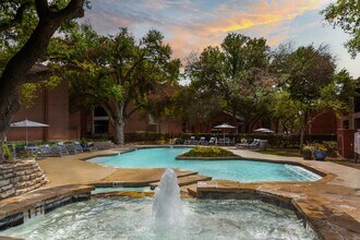 Arboretum Oaks in Austin, TX - Foto de edificio - Building Photo