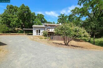 165 Topaz Ln in Pleasant Hill, CA - Building Photo - Building Photo