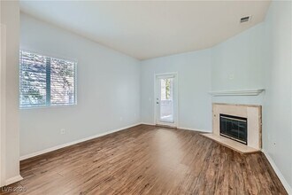 5250 S Rainbow Blvd, Unit 2112 in Las Vegas, NV - Building Photo - Building Photo