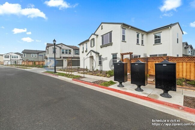 67 W San Francisco Dr in Mountain House, CA - Foto de edificio - Building Photo