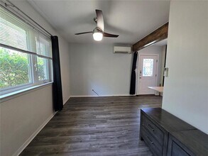8801 Slayton Dr in Austin, TX - Building Photo - Building Photo