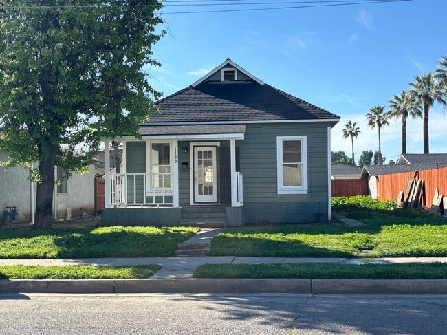 property at 1733 Palo Alto St